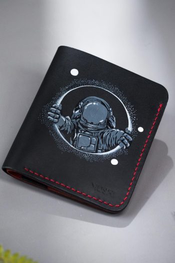 ASTRONAUT DISCOVERY