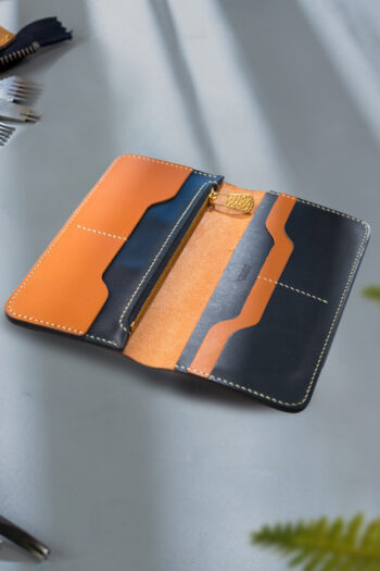 Leather Luxury Wallet for women with Wax Thread stitching by Hands